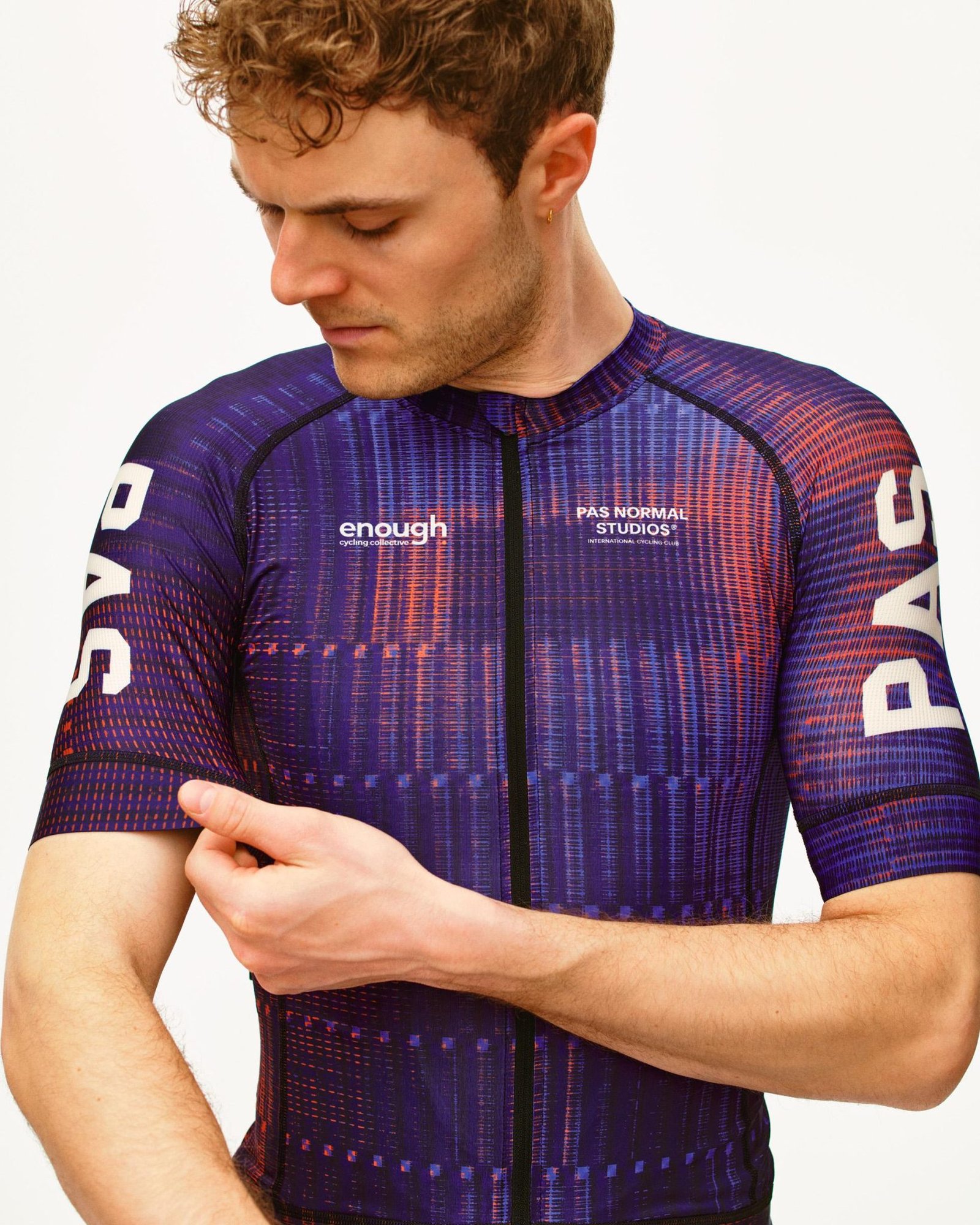 Cycling Jersey Color Selection Tips: Enhance Your Ride Style - BikeTro