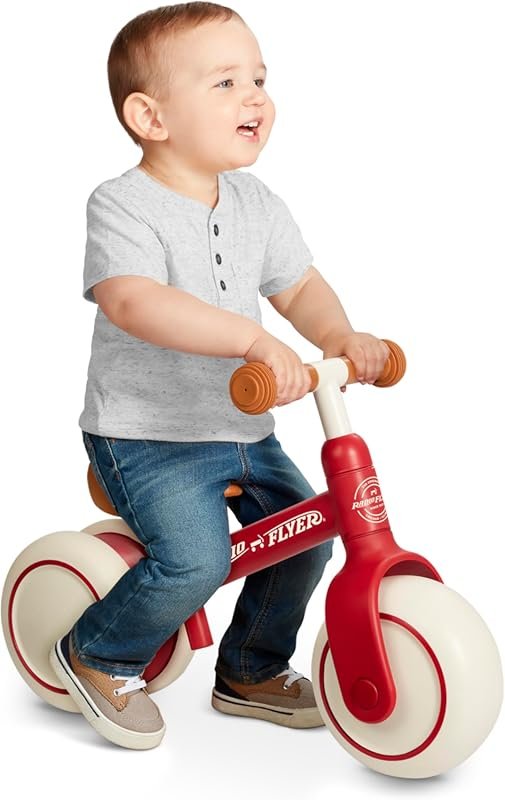Radio Flyer Red Steady Start Balance Bike – Tool-Free Adjustable Seat 